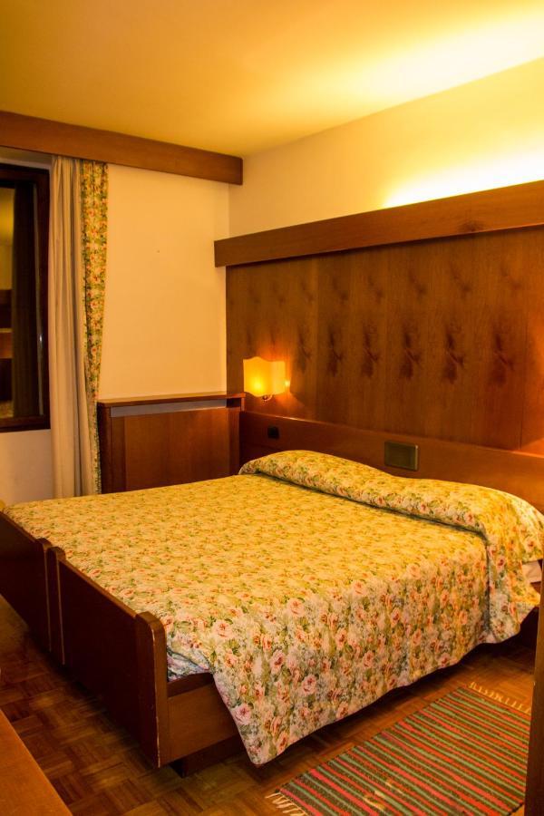 Hotel Carlone 브레구초 외부 사진