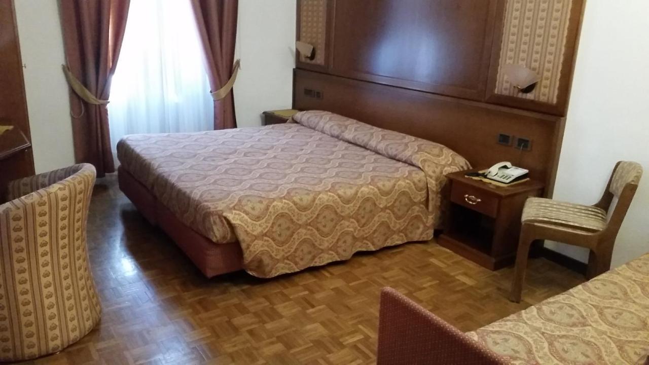 Hotel Carlone 브레구초 외부 사진